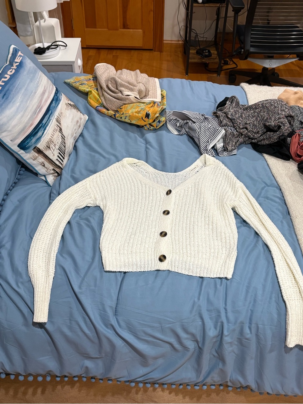 moon & madison Ivory Cropped Button-Front Knit Cardigan
